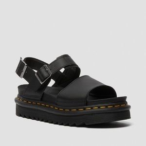 Voss women’s leather strap sandals.